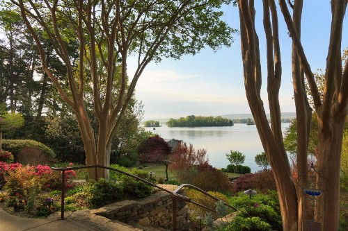 Lookout Point Lakeside Inn - image 41