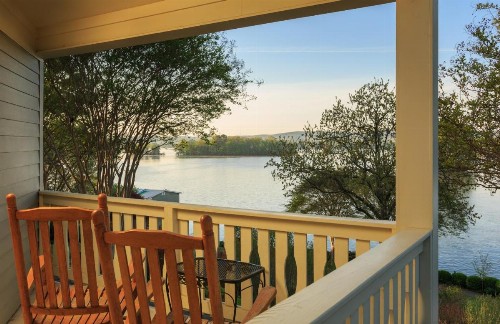 Lookout Point Lakeside Inn - image 9