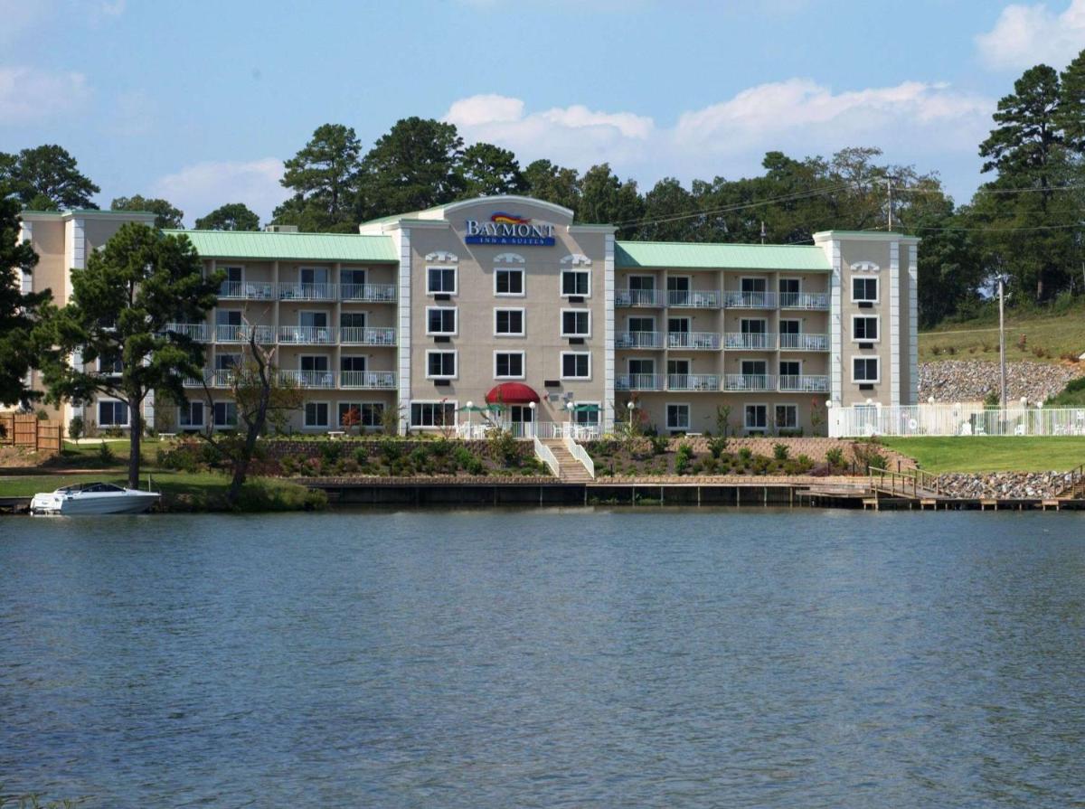 Baymont by Wyndham Hot Springs - main image