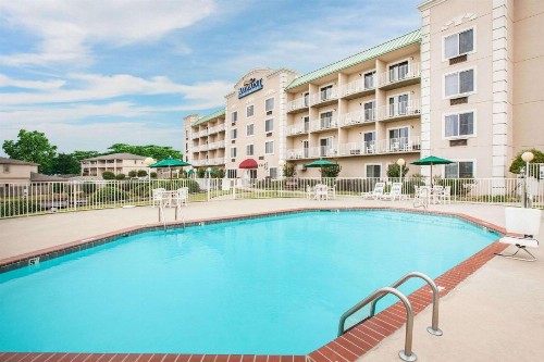 Baymont by Wyndham Hot Springs - image 17