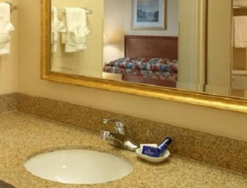 Baymont by Wyndham Hot Springs - image 2