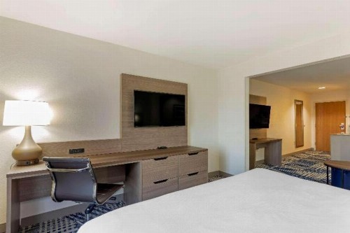 Comfort Inn & Suites Hot Springs Central - image 22