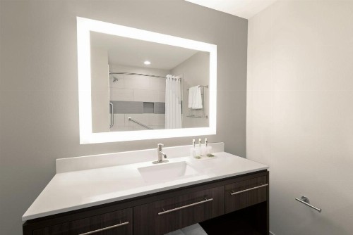 Holiday Inn Express Hotel & Suites Hot Springs an IHG Hotel - image 23