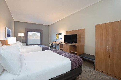 Holiday Inn Express Hotel & Suites Hot Springs an IHG Hotel - image 26