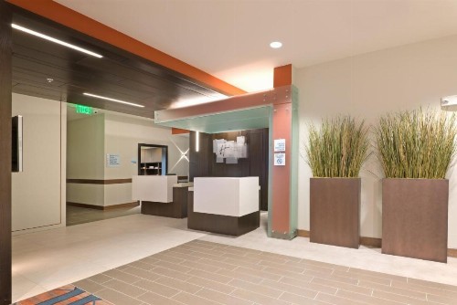 Holiday Inn Express Hotel & Suites Hot Springs an IHG Hotel - image 29