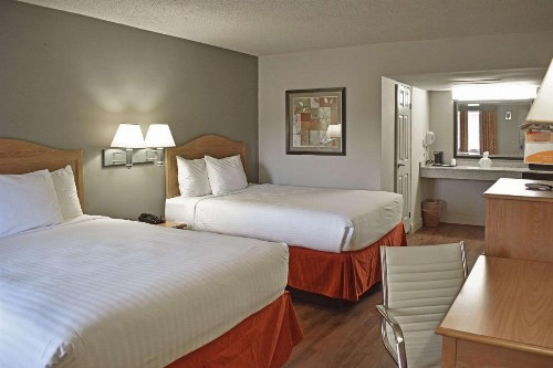 Rodeway Inn Hot Springs - image 12
