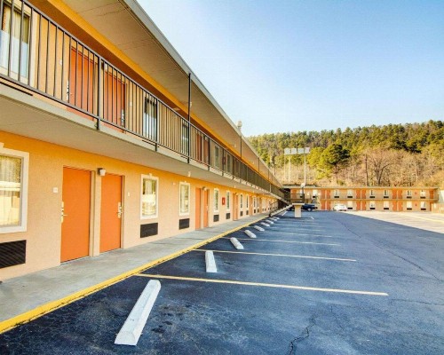 Rodeway Inn Hot Springs - image 14