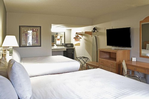 Rodeway Inn Hot Springs - image 17