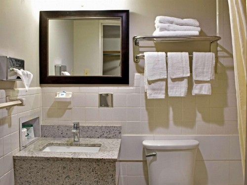 Rodeway Inn Hot Springs - image 4