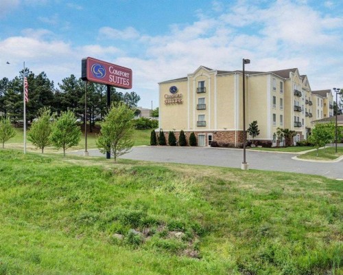 Comfort Suites near Hot Springs Park - image 11