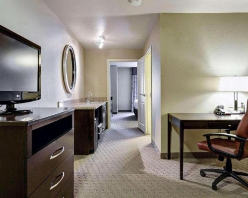 Comfort Suites near Hot Springs Park - image 19
