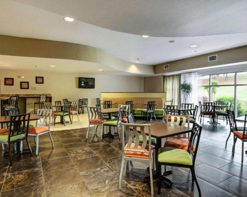Comfort Suites near Hot Springs Park - image 30