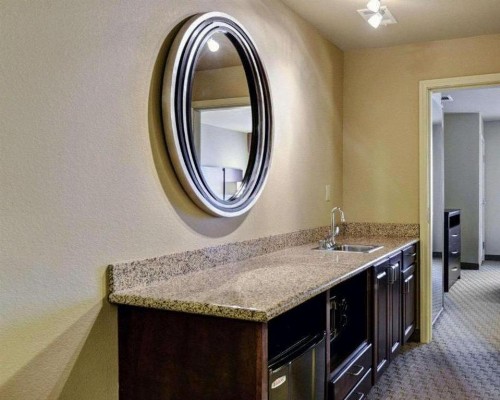 Comfort Suites near Hot Springs Park - image 39