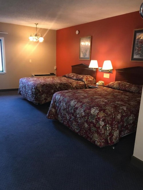 Red Carpet Inn - image 31