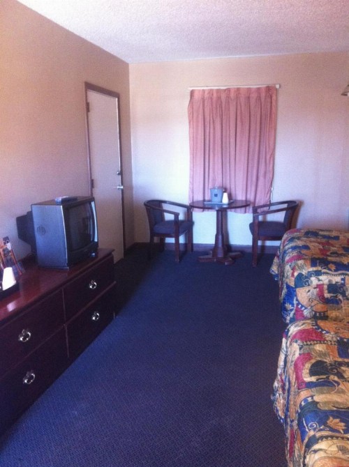 Red Carpet Inn - image 42