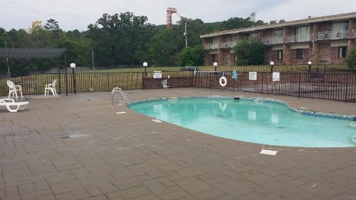 Red Carpet Inn - image 48