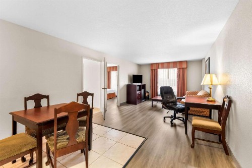 Country Inn & Suites by Radisson Hot Springs AR - image 16