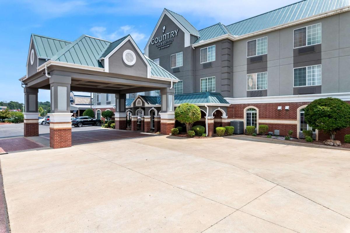 Country Inn & Suites by Radisson Hot Springs AR - image 3