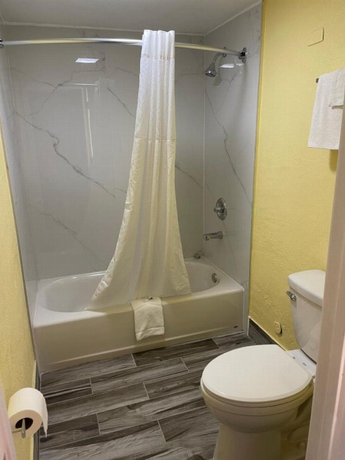 Economy Inn Hot Springs - image 12