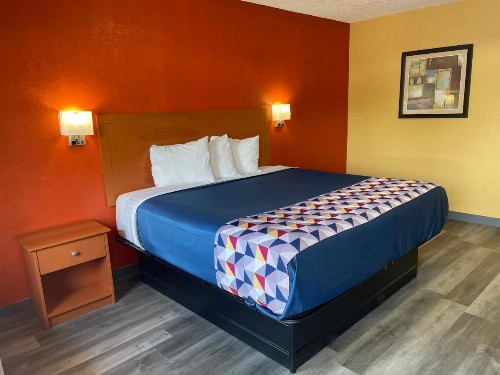 Economy Inn Hot Springs - image 4