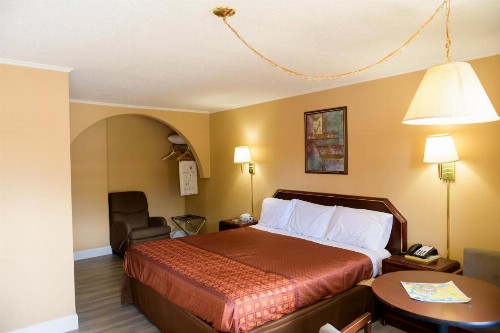 Kings Inn Hot Springs - image 16