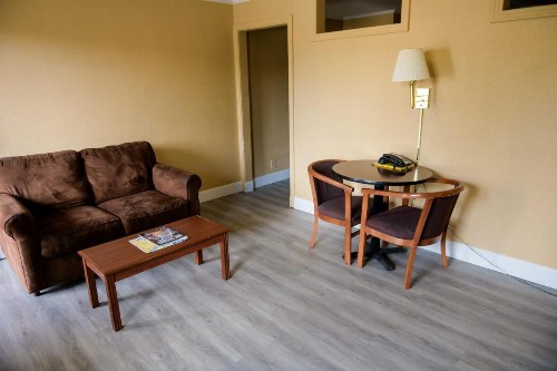 Kings Inn Hot Springs - image 17