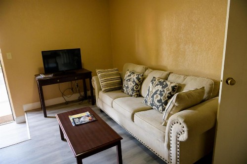 Kings Inn Hot Springs - image 20