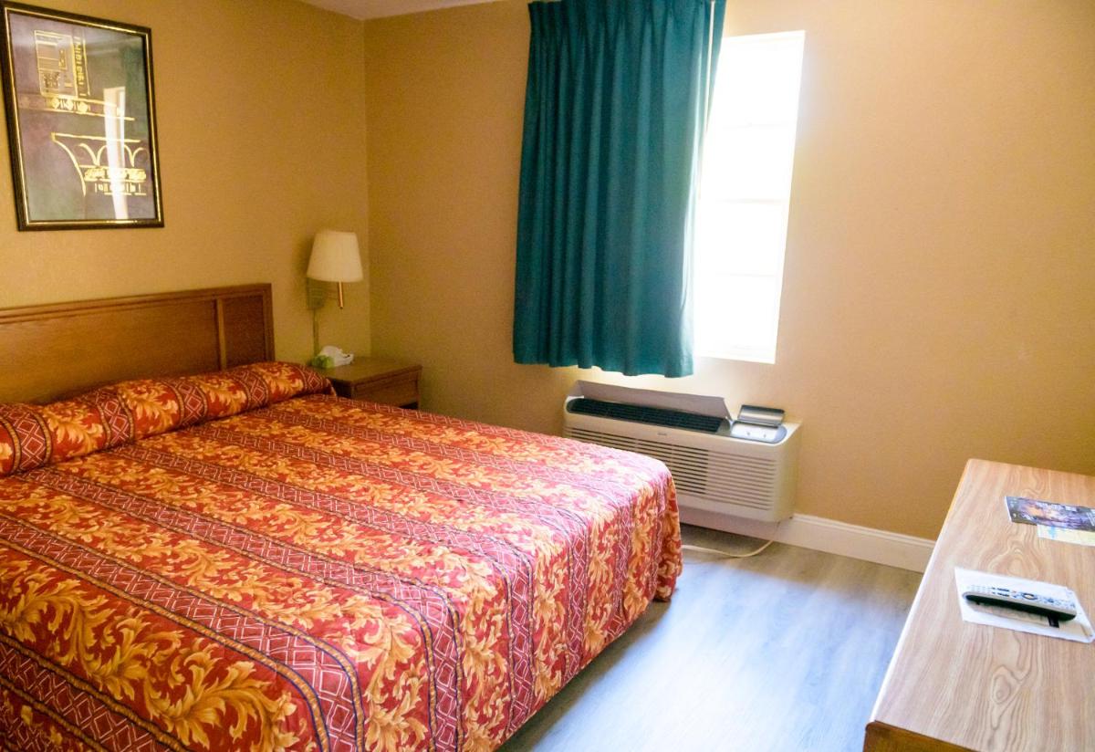 Kings Inn Hot Springs - image 5