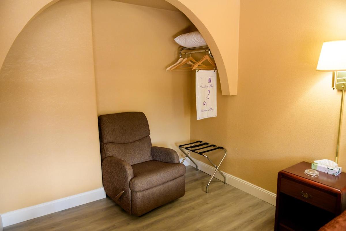 Kings Inn Hot Springs - image 6