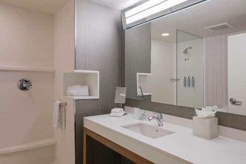 Courtyard by Marriott Hot Springs - image 11