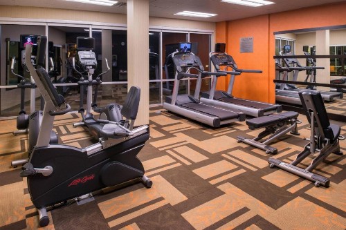 Courtyard by Marriott Hot Springs - image 14