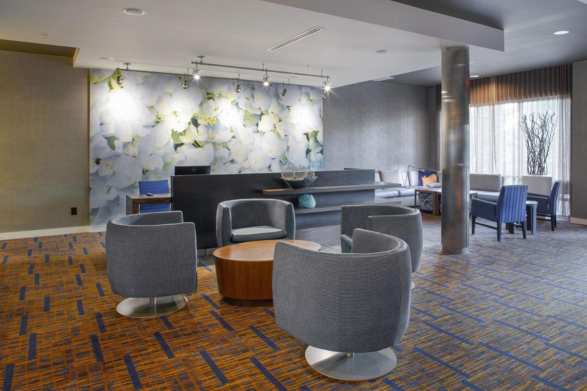 Courtyard by Marriott Hot Springs - image 3
