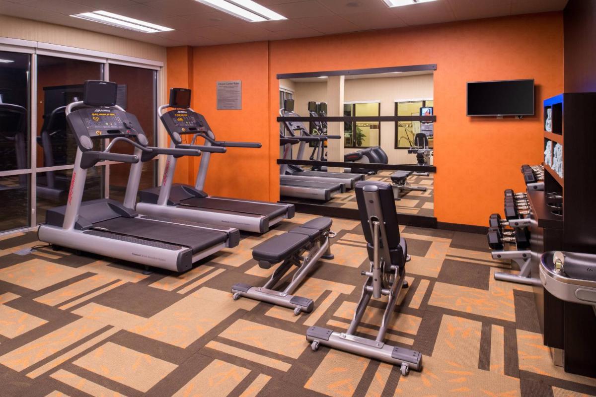 Courtyard by Marriott Hot Springs - image 5