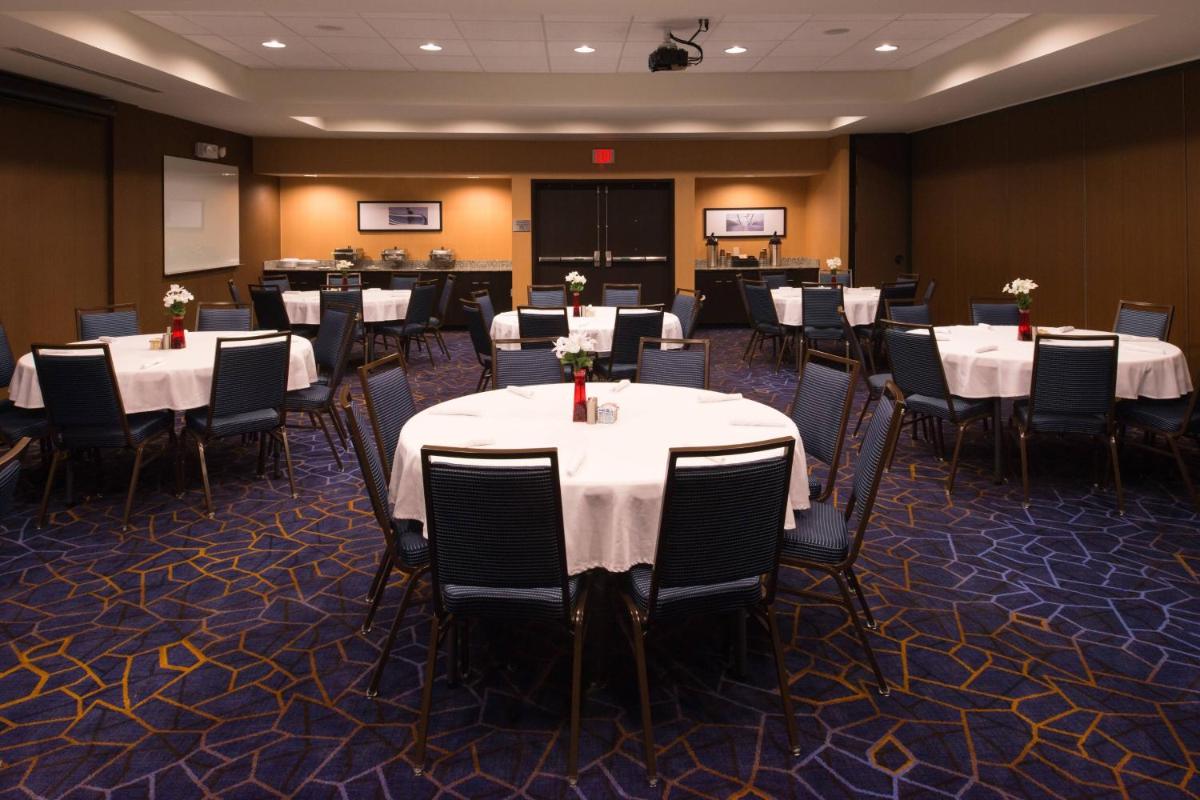 Courtyard by Marriott Hot Springs - image 7