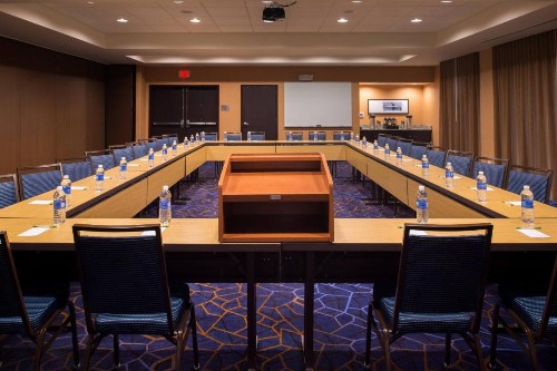 Courtyard by Marriott Hot Springs - image 9