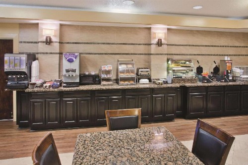 La Quinta by Wyndham Hot Springs - image 18