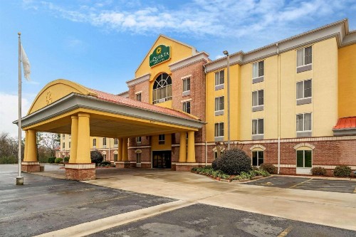 La Quinta by Wyndham Hot Springs - image 25