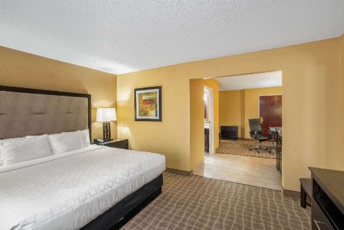 La Quinta by Wyndham Hot Springs - image 36