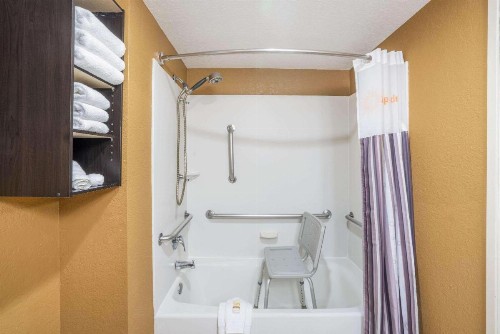 La Quinta by Wyndham Hot Springs - image 40