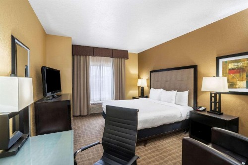 La Quinta by Wyndham Hot Springs - image 41