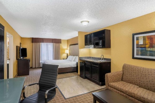 La Quinta by Wyndham Hot Springs - image 45
