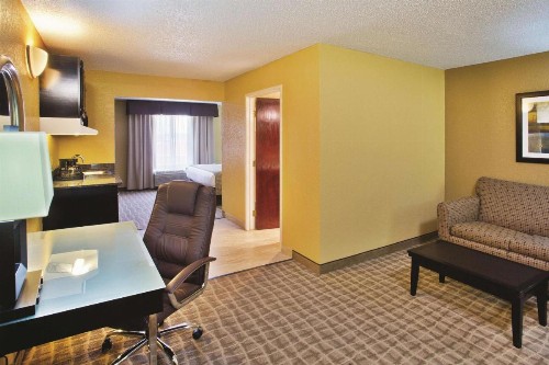 La Quinta by Wyndham Hot Springs - image 7