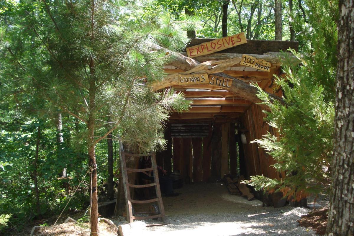Fox Pass Cabins - image 6