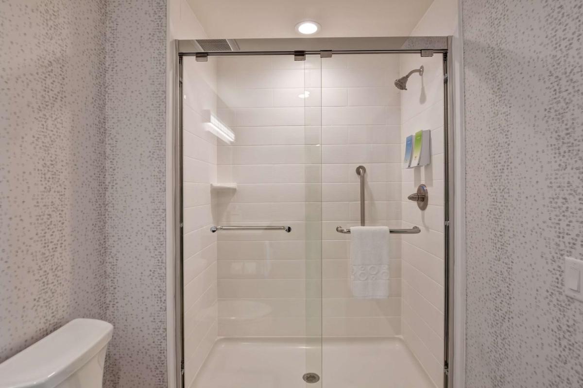 Home2 Suites By Hilton Hot Springs - image 4