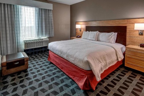 TownePlace Suites by Marriott Hot Springs - image 27
