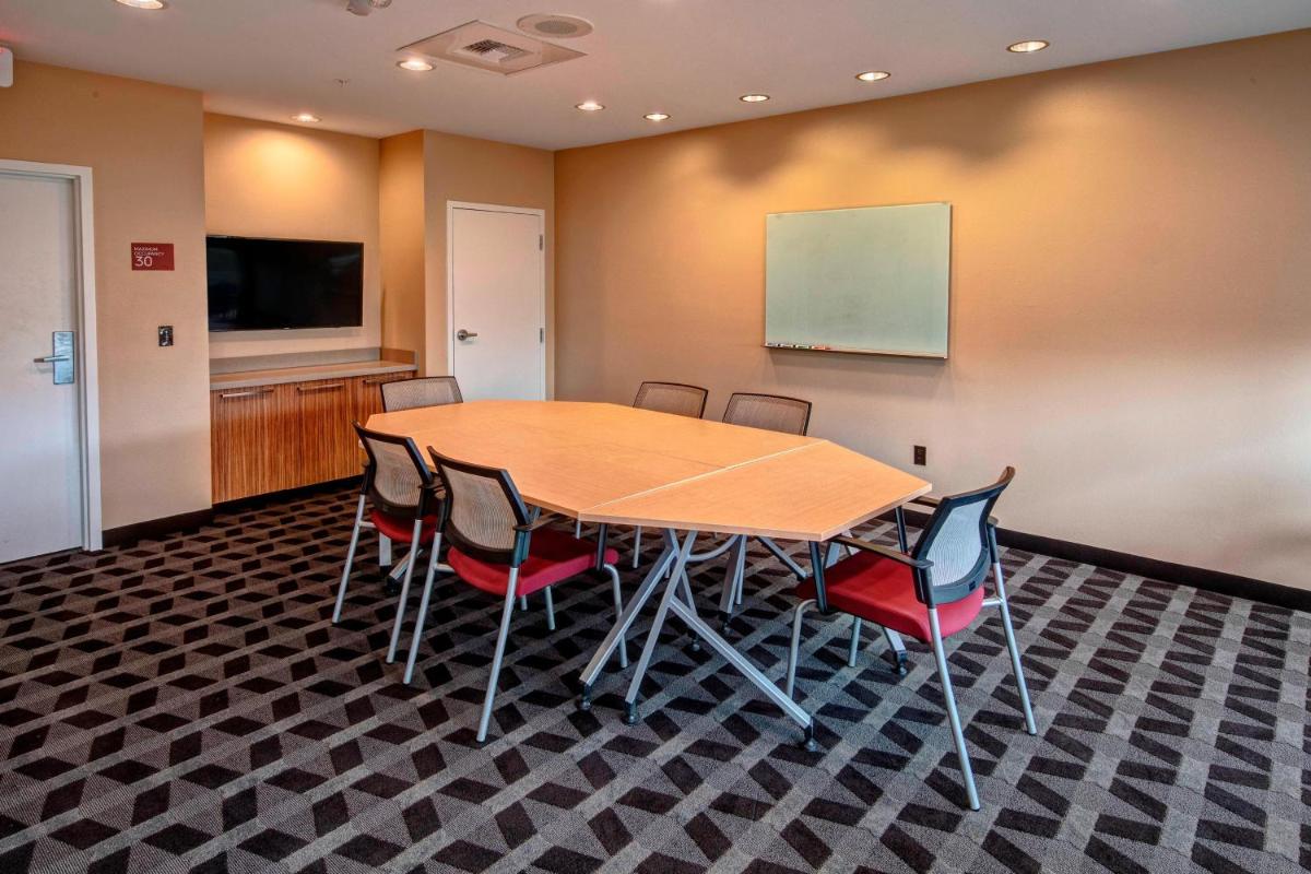 TownePlace Suites by Marriott Hot Springs - image 7