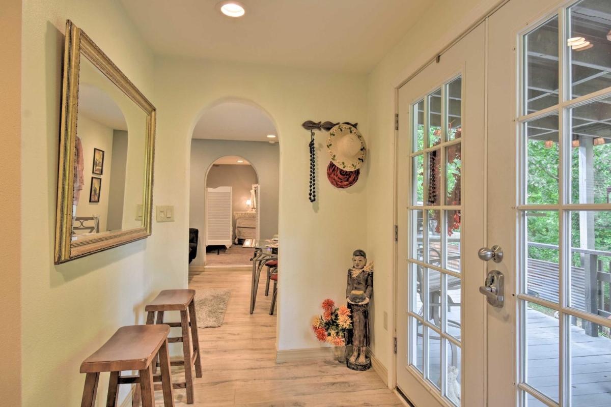 Cozy Mona Lisa Villa - Near Downtown Hot Springs - image 6