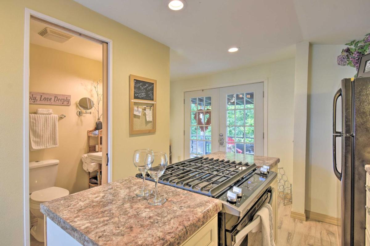 Cozy Mona Lisa Villa - Near Downtown Hot Springs - image 7