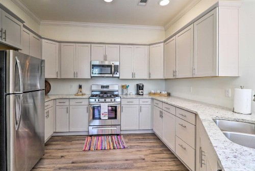 Stylish Downtown Hot Springs Loft with 2 Balconies! - image 12