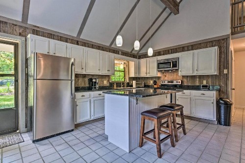 Hot Springs Home on Lake Hamilton with BBQ and 2 Kayaks - image 9